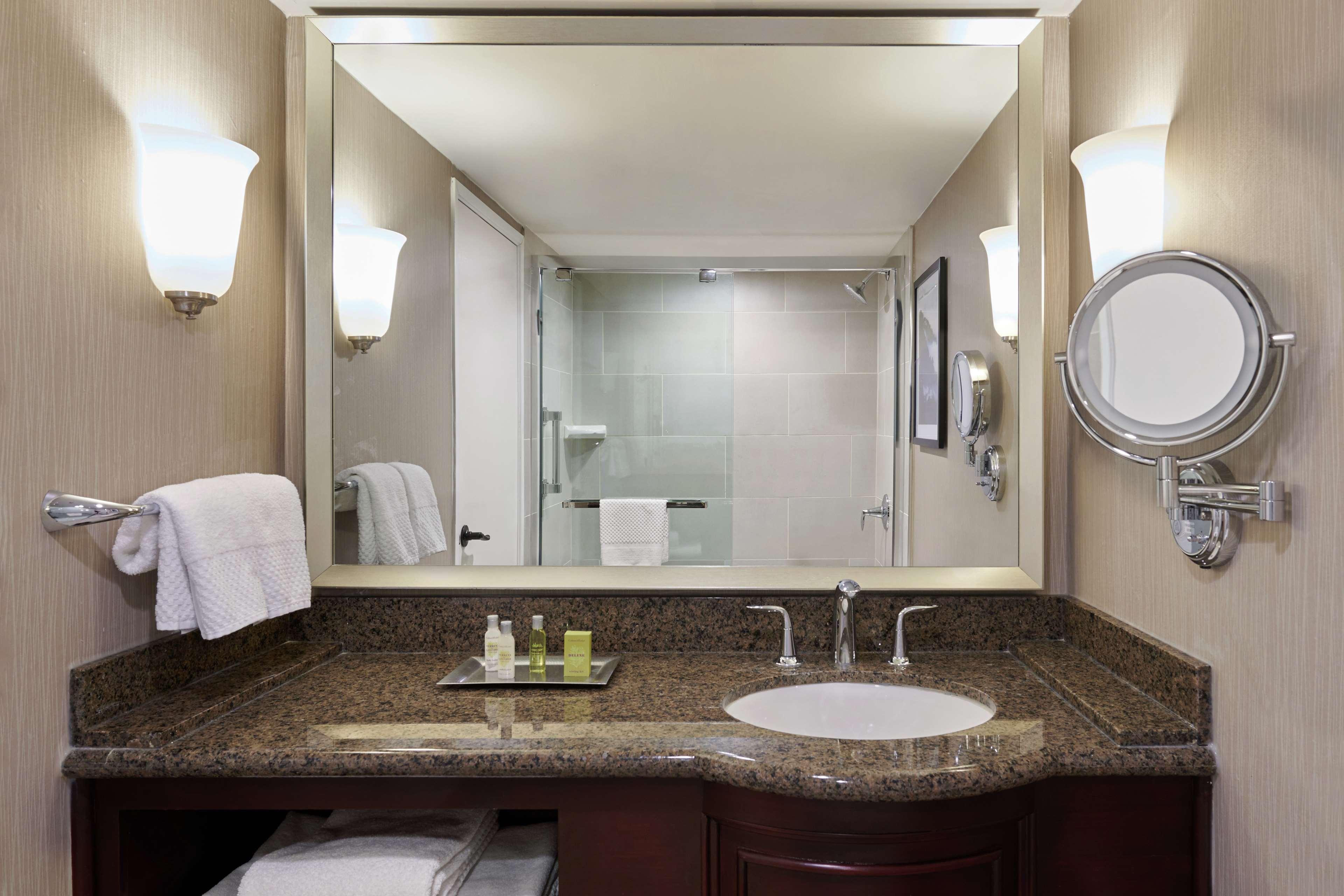 Doubletree By Hilton Hotel Salt Lake City Airport Εξωτερικό φωτογραφία